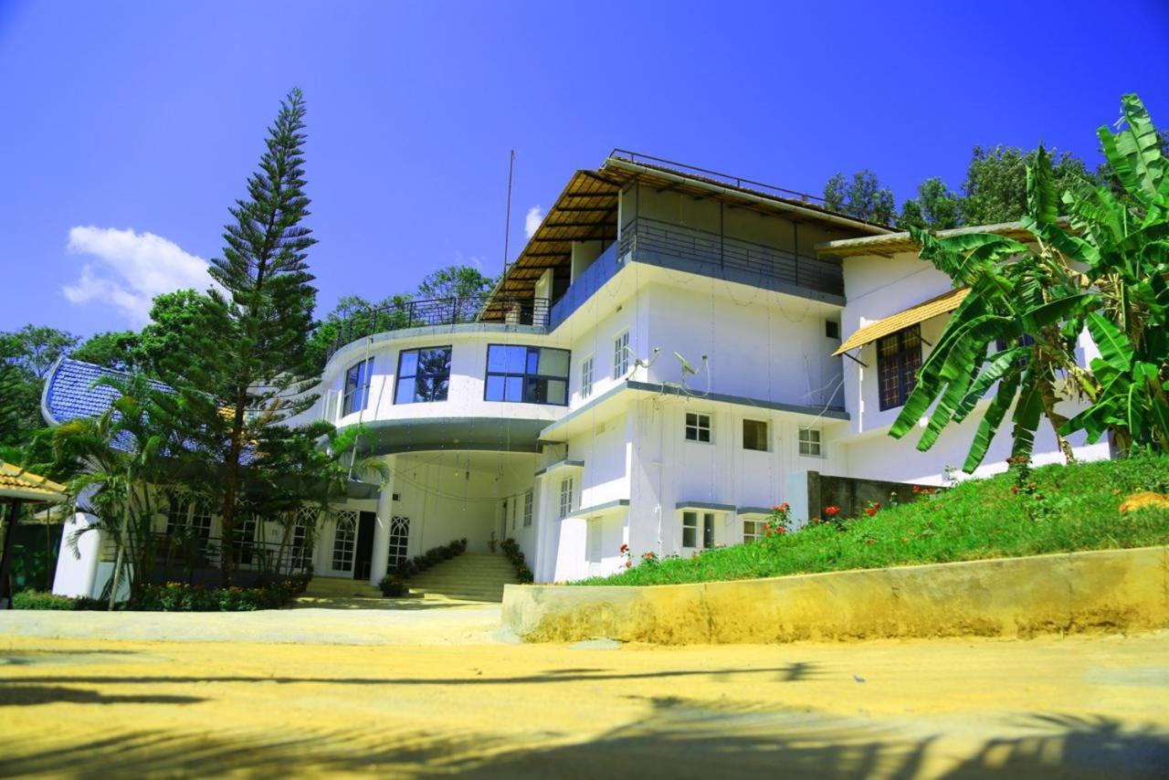 La Flora Beverly Hill Resort Madikeri Ngoại thất bức ảnh